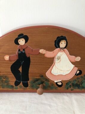 Vintage 80’s Amish Folk Art Wall Hanger With Pegs